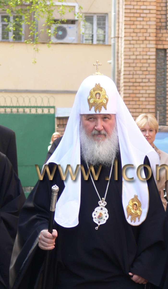 Его Святейшество Святейший Патриарх Московский и Всея Руси в Издательском Совете московской патриархии. Вместе с Ним: Владыка Климент, митрополит Калужский и Боровский и протоиерей Владимир Силовьев
