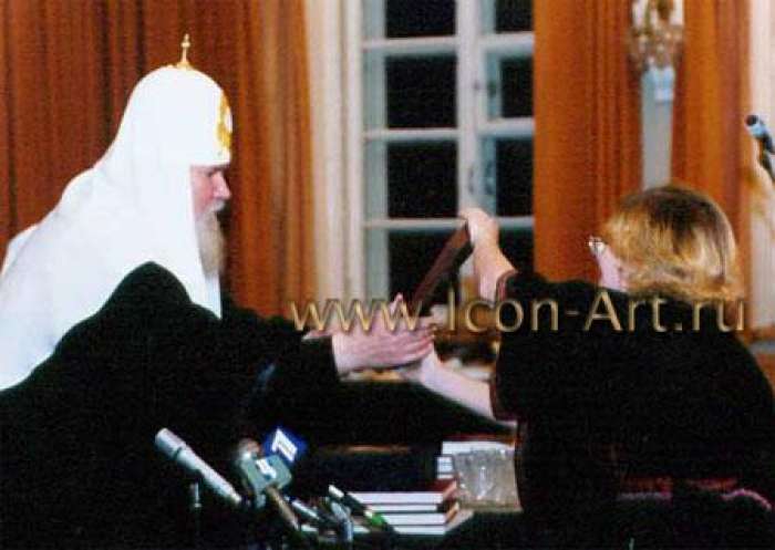 Фото: Торжественное вручение Корсунской иконы Пресвятой Богородицы