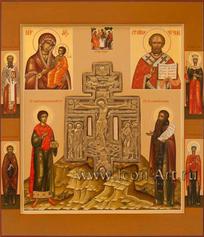 Фото: Семейная икона с Крестом Господним. Икона Пресвятой Богородицы «Смоленская», святой Николай Чудотворец, Святая Троица, святой Пантелеимон, святой Паисий Великий
