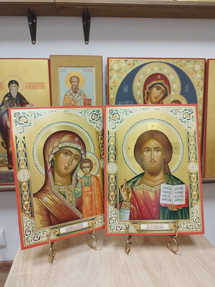 Фото: Венчальные иконы Пресвятая Богородица Казанская и Господь Вседержител
