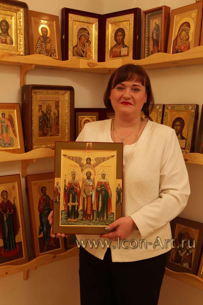 Заказчица с семейной иконой