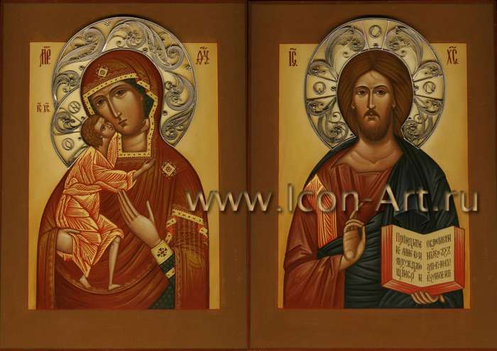 Фото: Венчальная пара с иконой Божией Матери «Федоровская»