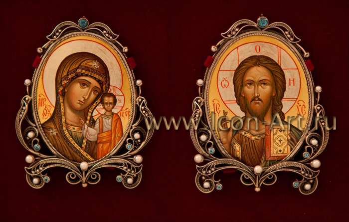 Фото: Венчальная пара с иконой Божией Матери «Казанская»