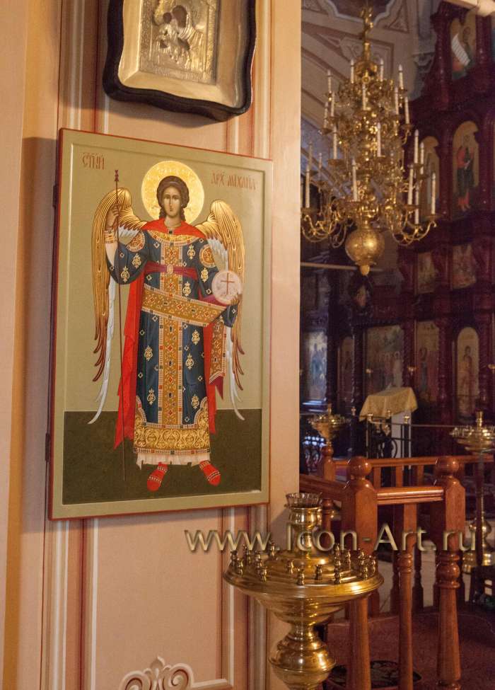 Икона в храме