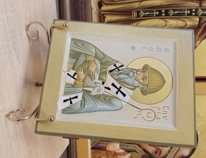 Фото: Икона святого Спиридона Тримифунтского