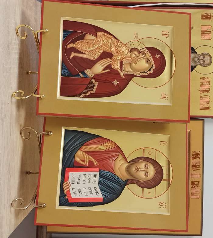 Фото: Венчальные иконы Пресвятая Богородица Федоровская и Господь Вседержитель