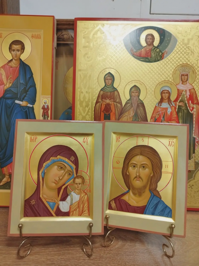 Фото: Венчальные иконы Пресвятая Богородица Казанская и Господь Вседержител