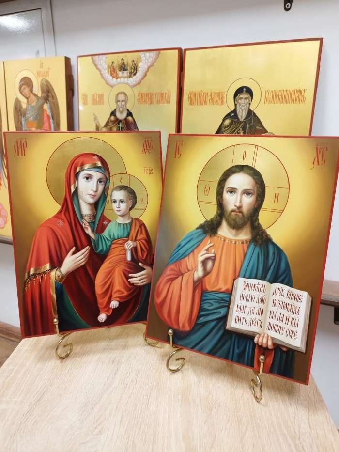 Фото: Венчальные Иконы Пресвятая Богородицы Иверская и Господь Вседержитель